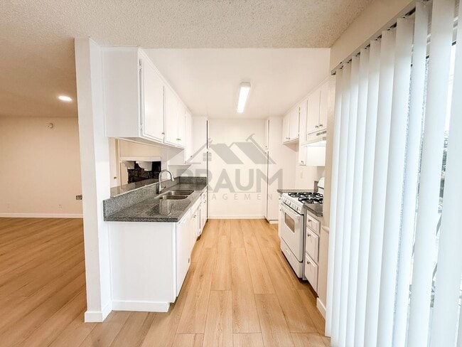 Photo - 13347 Victory Blvd Unit 201