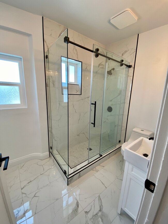 Photo - 2622 Lime Ave