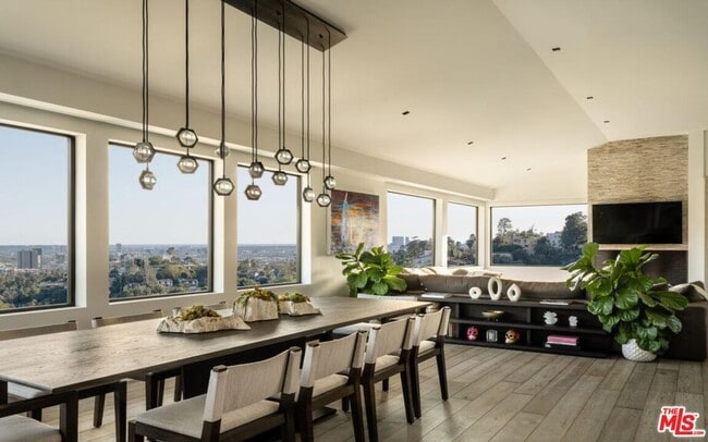 Photo - 2532 Canyon Oak Dr