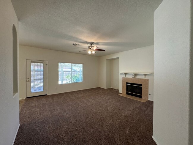 Photo - Spacious 4 Bedroom Home in Victorville