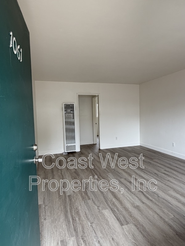 Building Photo - 1057-1063 1/2 Missouri St - 1061