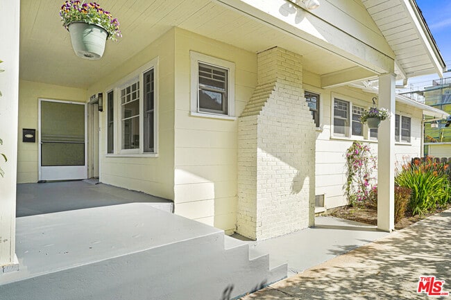 Photo - 11970 Darlington Ave