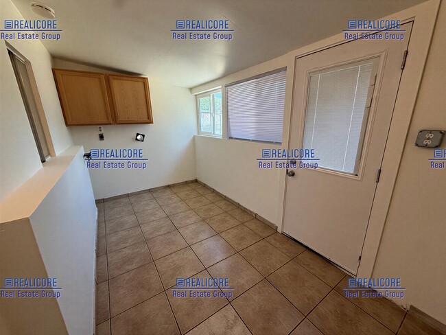 Photo - 7663 Elm St