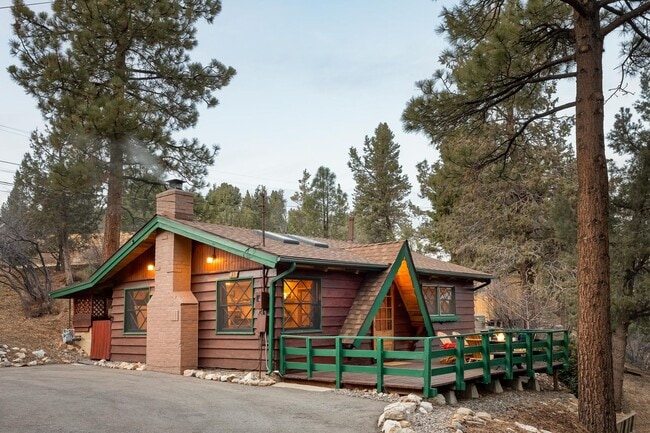 Building Photo - Cozy 2 Bedroom 1 Bathroom Home in Big Bear City