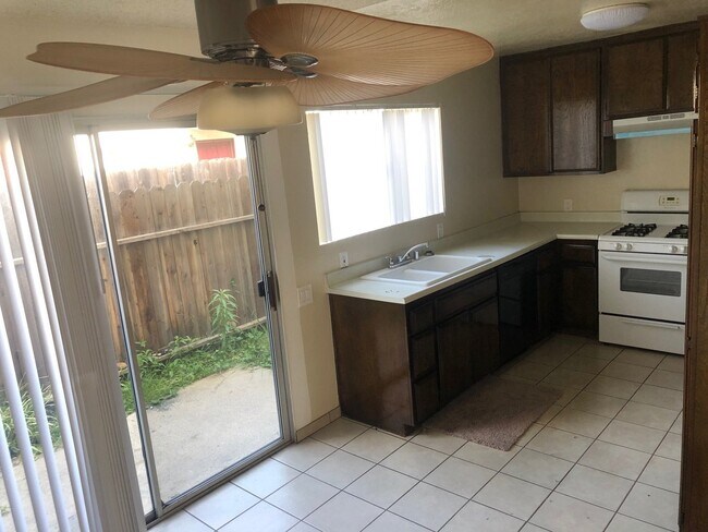 Photo - 4392-98 Green Ave. Unit 4394 Green Ave.