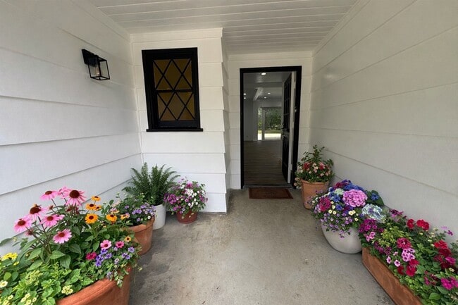 Photo - 2212 Linda Flora Dr