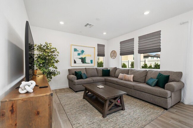 Photo - 76333 Trojan Dr