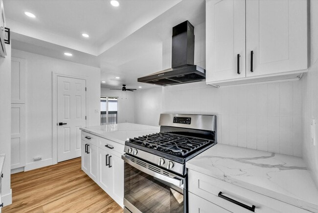 Photo - 18652 Libra Cir Unit 3