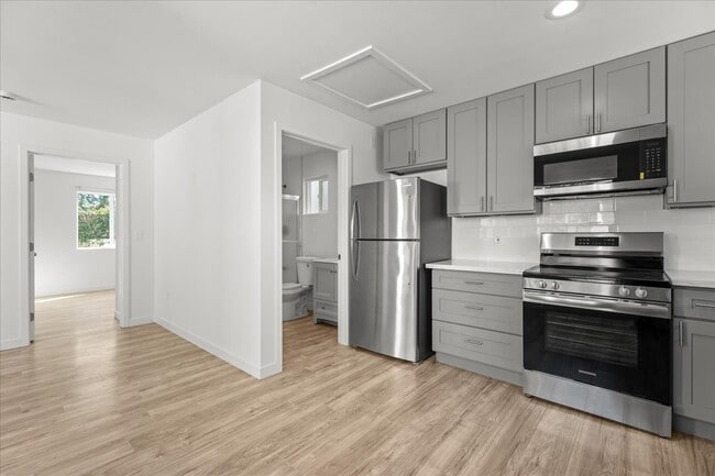 Photo - 4044 Huron Ave