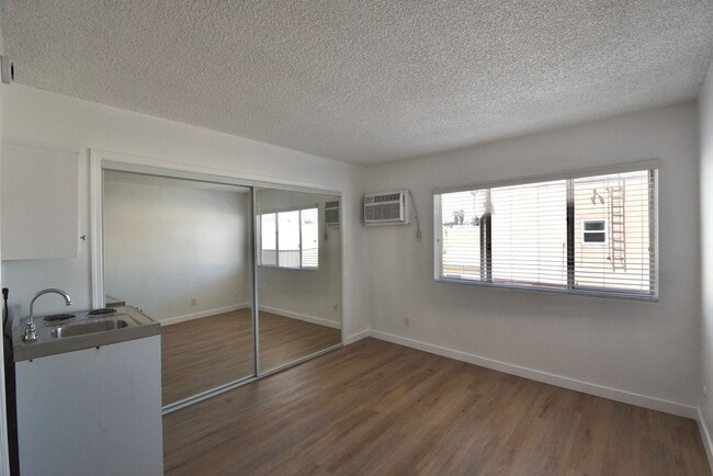 Photo - 5321 Agnes Ave Unit 21-08