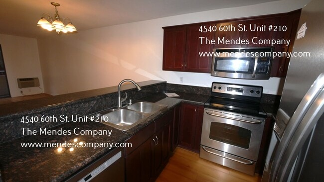 Photo - 4540 60th St