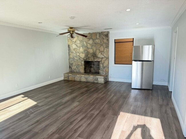 Photo - 2526 E Balsam Ave