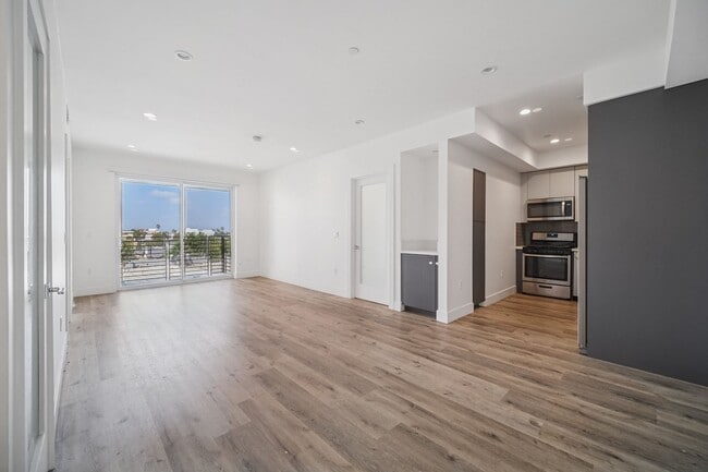 Photo - Destination NoHo