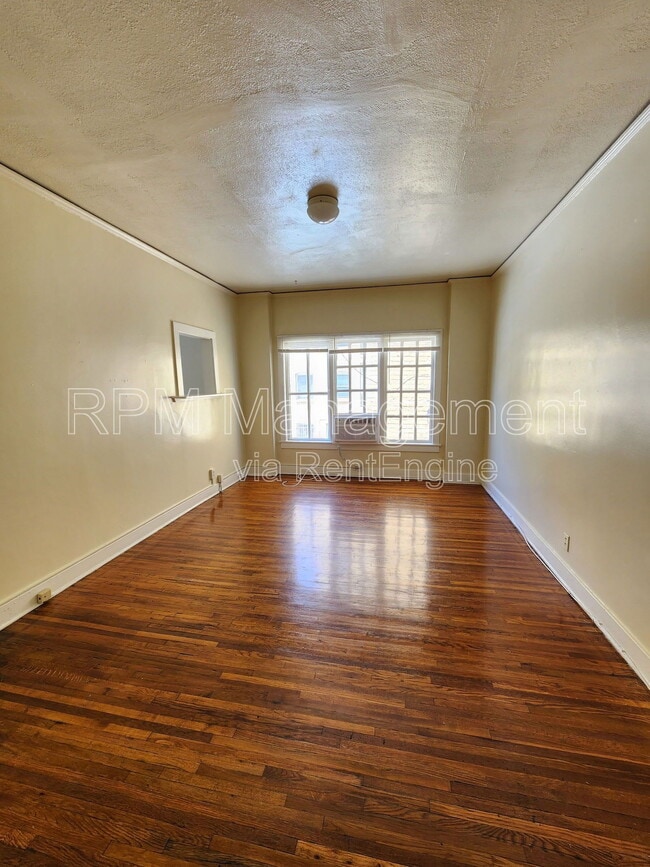 Building Photo - 1825 Ivar Ave Unit 211 Rental