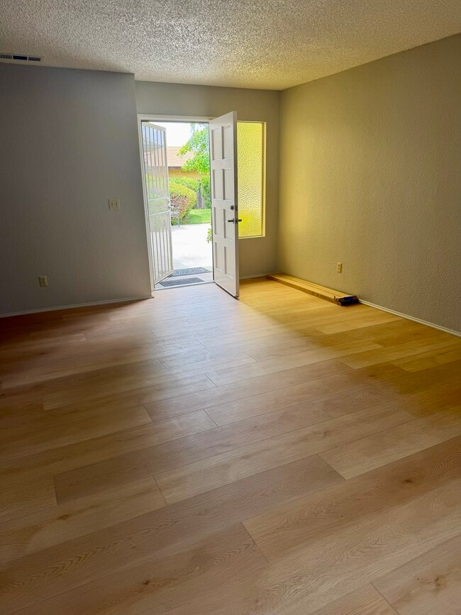 Building Photo - 2207 Woodberry Ave
