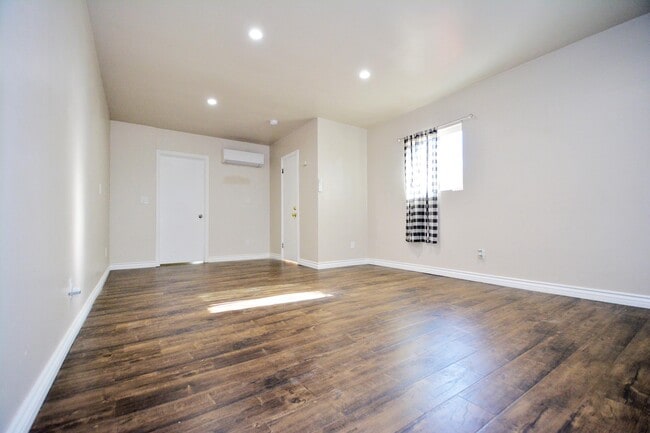 Photo - 9616 Gerald Ave