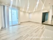 Photo - 4849 Oakwood Ave Unit 417