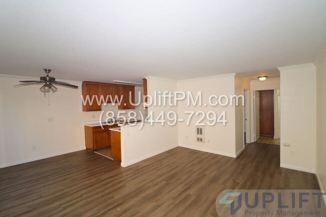 Building Photo - 1 Bed, 1 Bath Condo in Gated Community with Private Backyard & In-Unit Laundry Unit 5