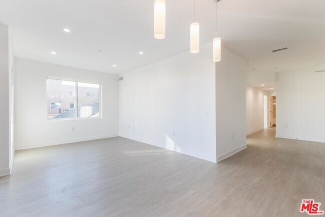 Photo - 843 Wilcox Ave Unit 201