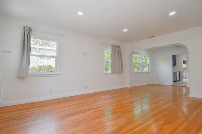 Photo - 3246 Barham Blvd