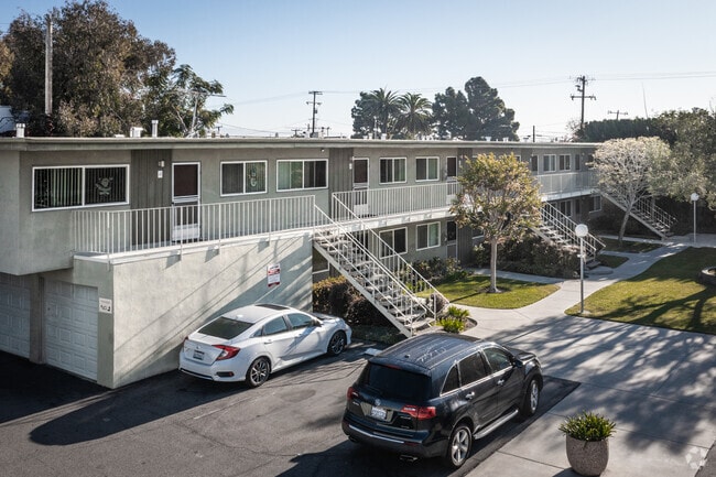 Leeward Apartments - Leeward Apartments