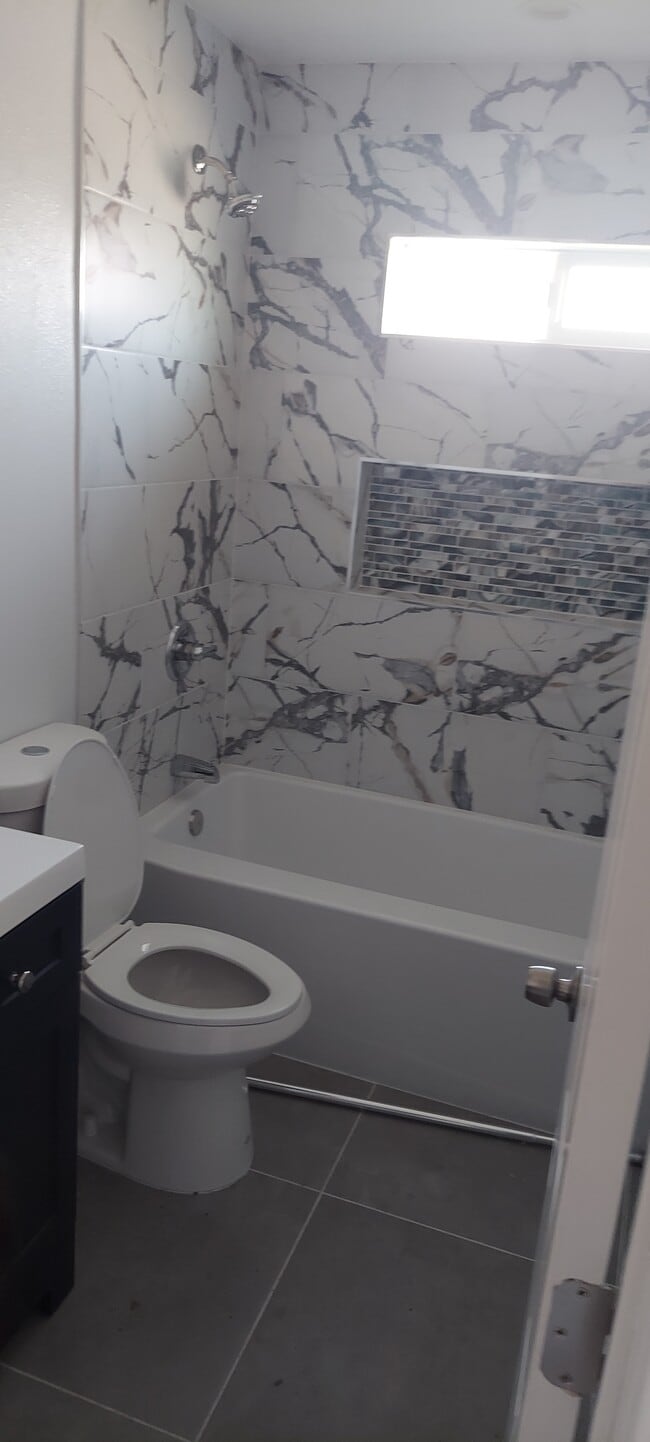 Photo - 3128 E 20th St