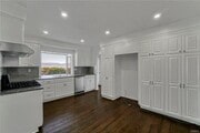 Photo - 16922 Oak View Dr