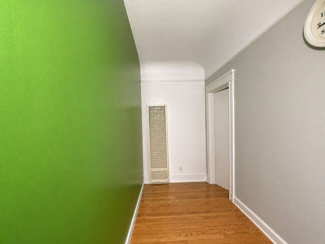 Photo - 244 W 49th