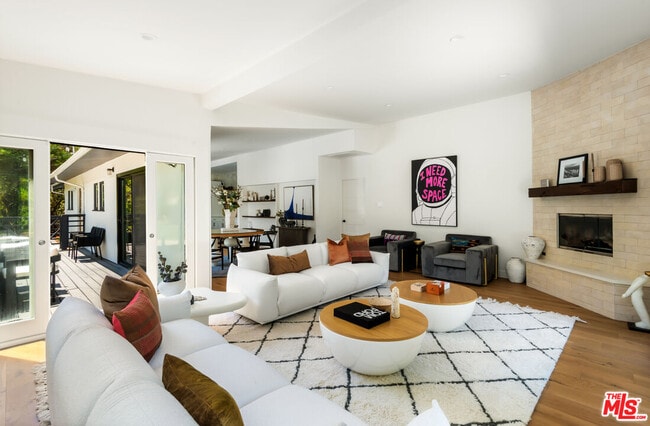 Photo - 3375 Coldwater Canyon Ave