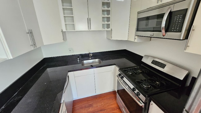 Photo - 933 S Gramercy Dr Unit 8