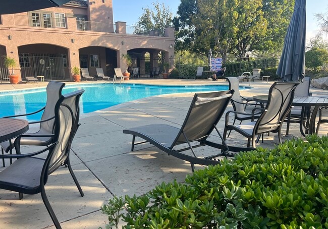 Building Photo - 17161 Alva Rd Unit The Summit