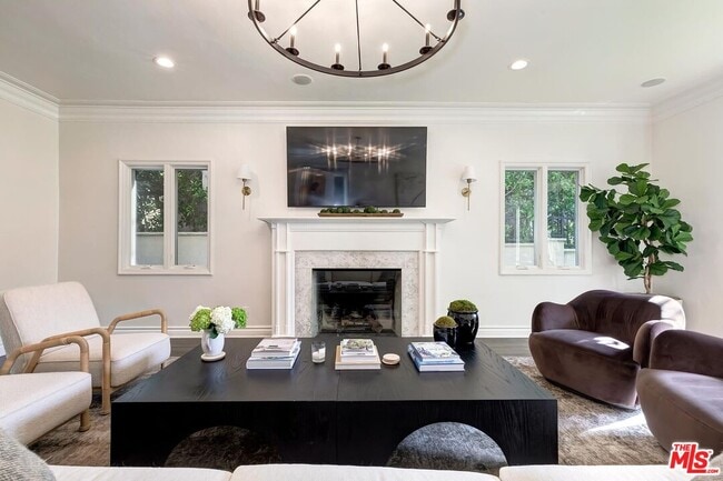 Building Photo - 1154 N Wetherly Dr