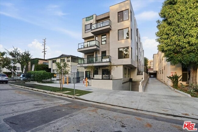 Photo - 1820 Prosser Ave Unit 302