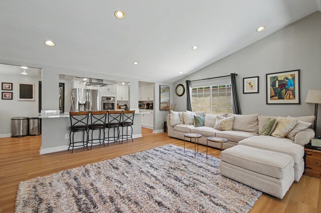Photo - 5706 Comanche Ave