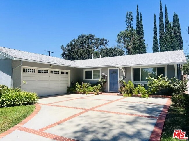 Building Photo - 24021 Welby Way