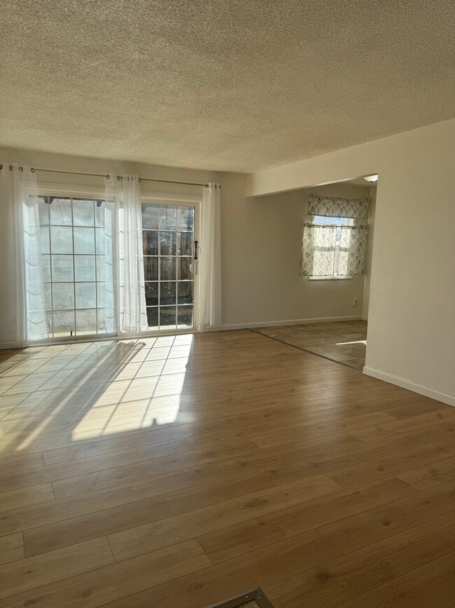 Photo - 144 E Avenue Q