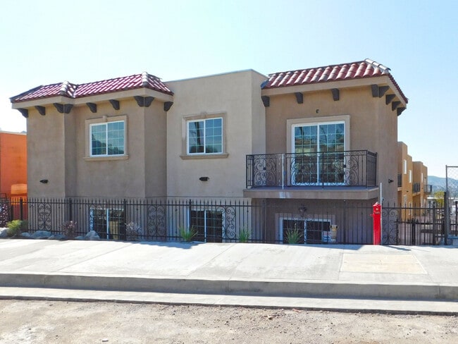 Photo - Tujunga Canyon, 10211-10215 Unit 10215 #106
