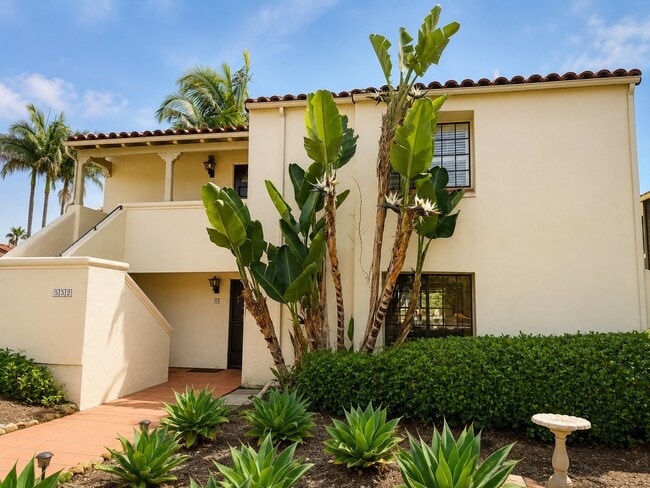 Building Photo - 532 E Arrellaga St Unit A