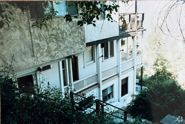 Building Photo - 1915 Modjeska St Rental