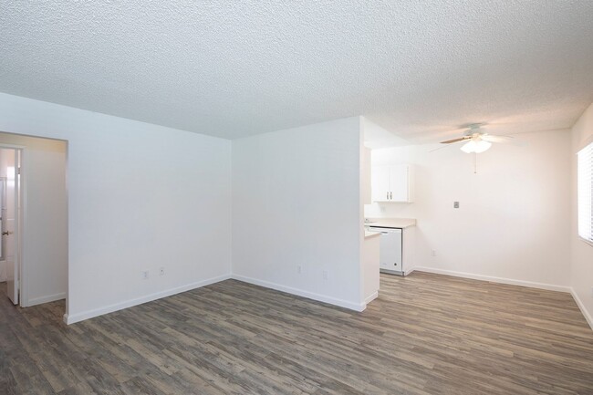 Photo - Palm Towers Apartments