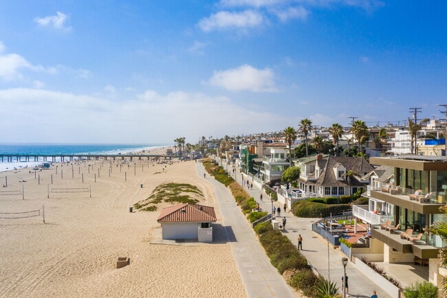 Photo - 716 The Strand