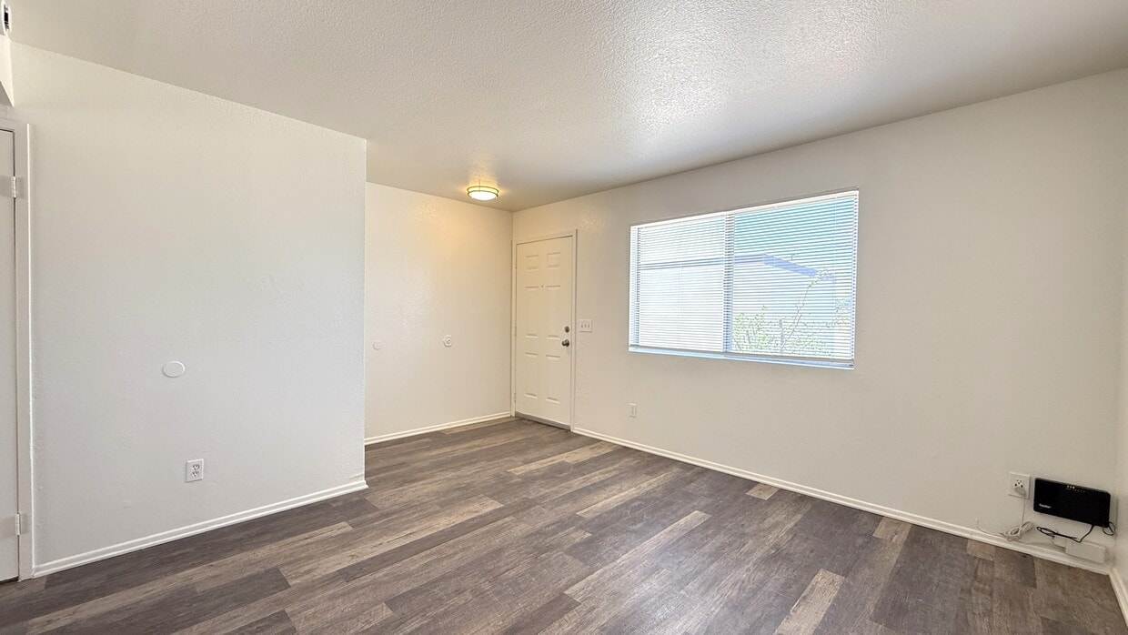 Floor Plan - 2 Bed, 1.5 Bath