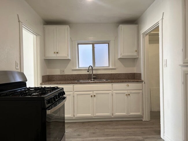 Photo - 720 N Guadalupe Ave