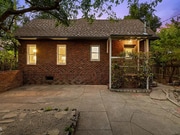 Photo - 1694 Oakwood St