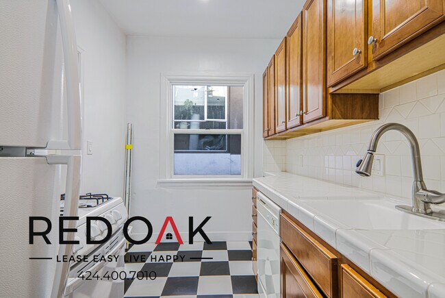 Photo - 1818 Whitley Ave Unit 206