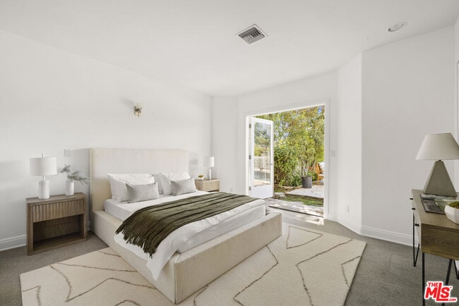 Photo - 1939 Stradella Rd