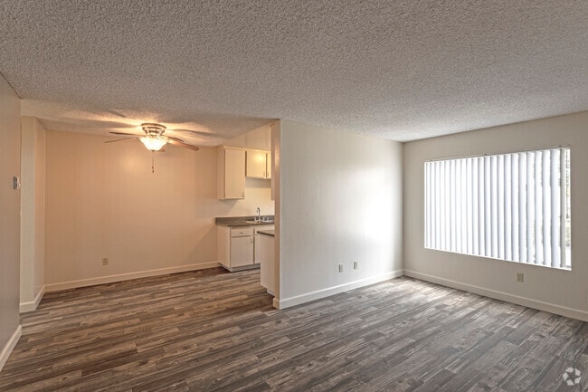 1 BR, 1 BA - 700 SF - Palms Apartments