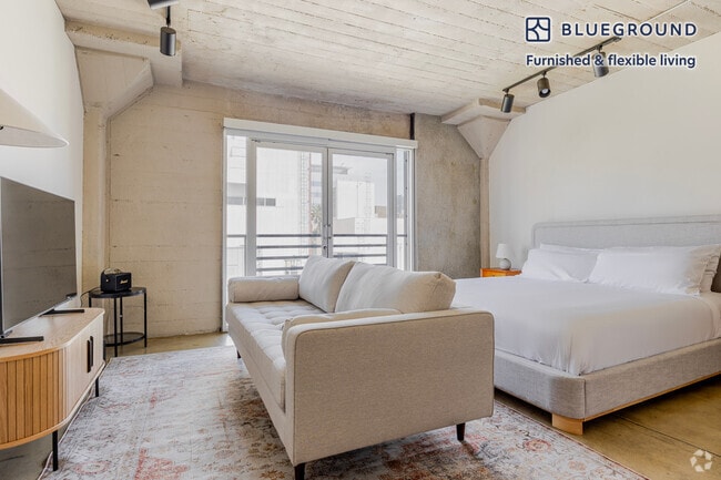 Building Photo - 1617 Cosmo St Unit FL3-ID1357 Rental