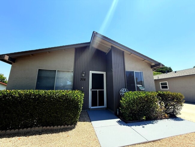 55+ Beautiful Two Bed Community In Oceanside! - 55+ Beautiful Two Bed Community In Oceanside! House