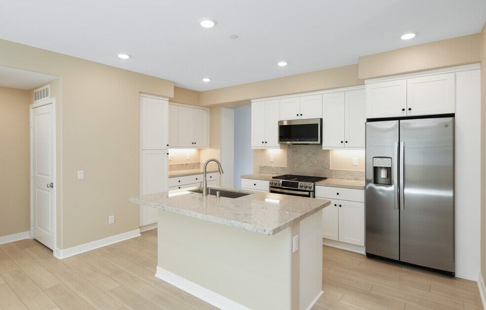 3D Tour - 1100 Lasso Way Unit 203